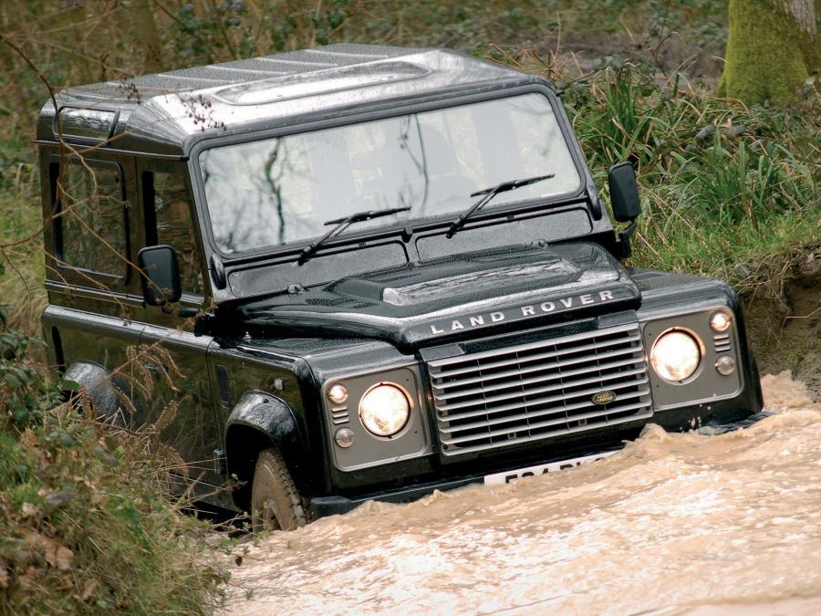  Land Rover Defender 90 Station Wagon 2007 года  (фото 3 из 14)